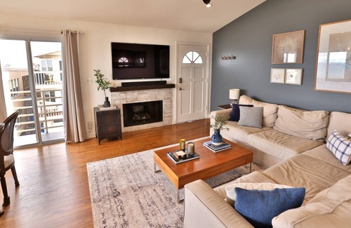 El Segundo Condo | Luxurious Private Beach Condo Near it All, w/OCEAN VIEWS!!
