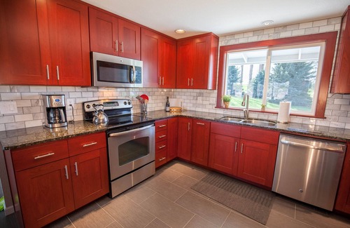 Waitsburg House | Luxurious, private country estate - 5 min. from downtown, wineries & outdoor rec