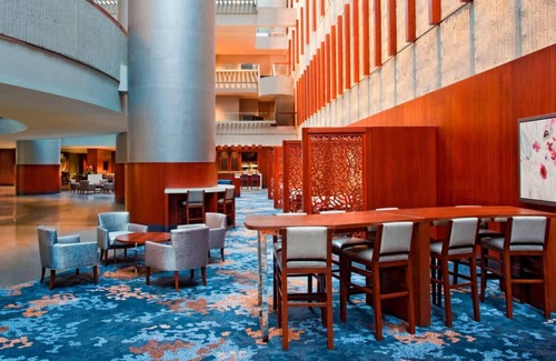 Peachtree Center House | Luxurious Queen Room for a Group Staycation Gym