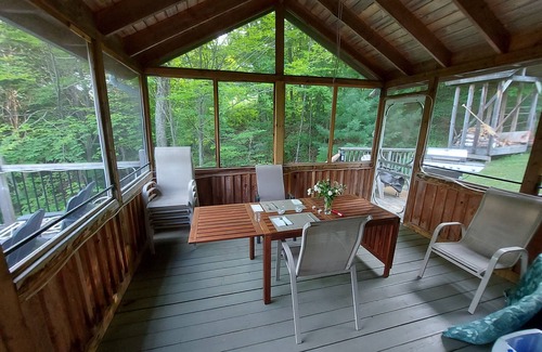 Villa des Bois Ski Chalet | Luxurious Quiet Lakefront Chalet Registered CITQ #249502