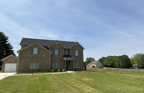 Fayetteville House | Luxurious Relaxation