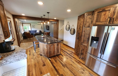 Hudson House | Luxurious remodel near historic downtown Hudson!