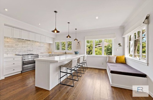 Greenlane - Ellerslie House | Luxurious Remuera Home
