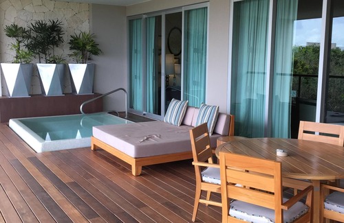 Villa Juarez Villa | Luxurious Residential Grand Luxxe 3BR/3BA Villa Sleeps 10