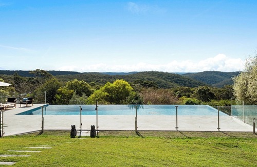 Terrey Hills House | Luxurious Resort Style Escape plus pool and tennis court