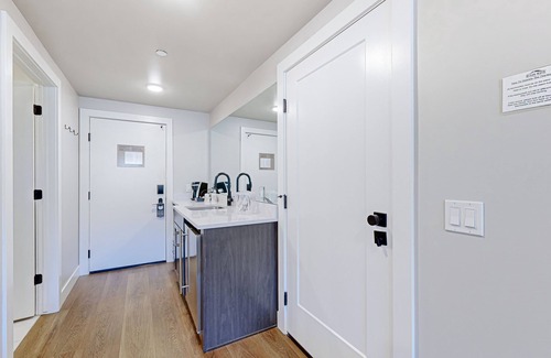 Park City Apartment | Luxurious resort studio with pool, hot tub, ski shuttle + rolling foothill views