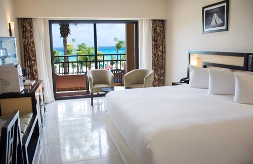 Playacar Fase II Resort | Luxurious Retreat in Sandos Playacar SPA AND BEACH RESORT 95.00 night special