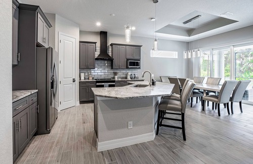 Long Meadow House | Luxurious Retreat 4BR/3.5 BA Heated pool/spa