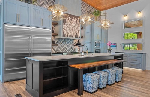 Mid America Apartment | Luxurious Retreat Private Creek View Pool Hot-tub