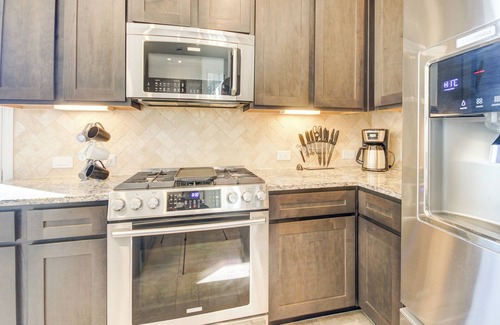 Richmond House | Luxurious Richmond Townhouse - 3 BR, Fenced Yard, Family-Friendly!