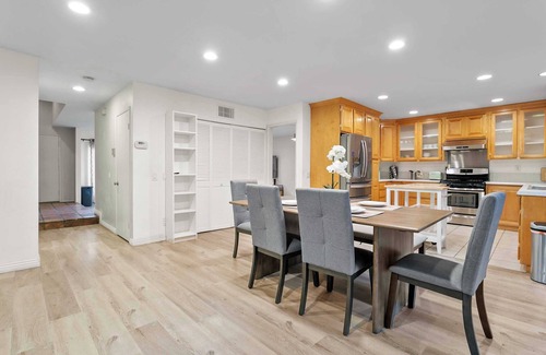 La Mirada House | Luxurious Sanctuary on Santa Gertrudes Ave #41808