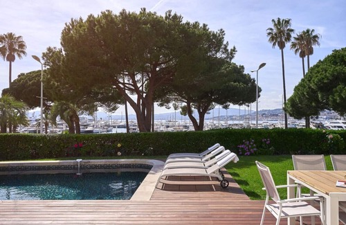 Pointe Croisette Villa | Luxurious Seaside Villa with Pool & Sea View by Plage du Midi