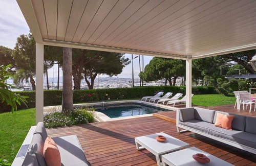 Pointe Croisette Villa | Luxurious Seaside Villa with Pool & Sea View by Plage du Midi