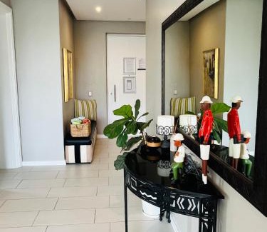 Victoria and Alfred Waterfront Apartment | Luxurious Secure V&A Waterfront Apt