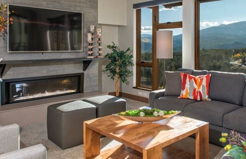 Peak 8 Cabin | Luxurious Ski-in Ski-Out Resort! Amazing Amenties! Free shuttle to Breckinridge!
