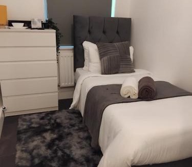 Northumberland Heath House | Luxurious space