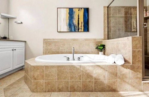 Dorchester House | Luxurious Spacious 3BD/2.5BA Condo w/Garage & Pool