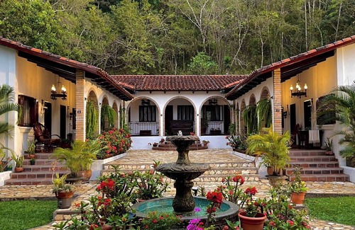 Copan Ruinas House | Luxurious Spanish Colonial Hacienda