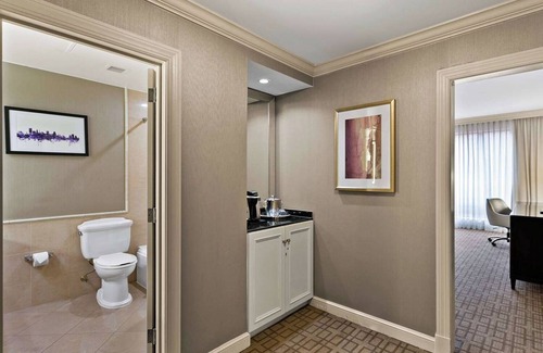 Downtown Baltimore Hotel | Luxurious Staycation Spot in the Heart of Baltimore! Indoor Pool, Pets Allowed!