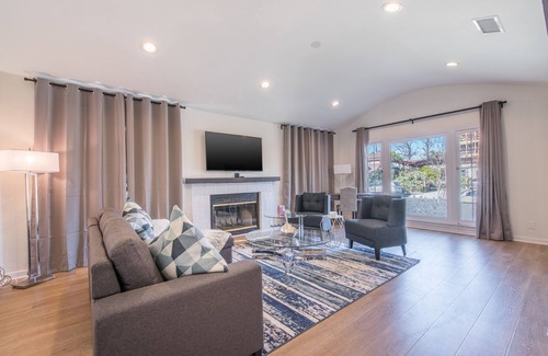 North Hollywood House | Luxurious Studio City Home