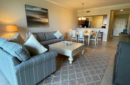 Bradenton Condo | Luxurious Stylish 2 Bedroom 2 Bathroom condo with spectacular views.