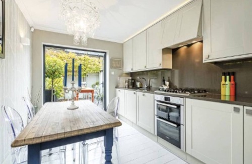 South Richmond House | Luxurious & stylish cottage in central Richmond