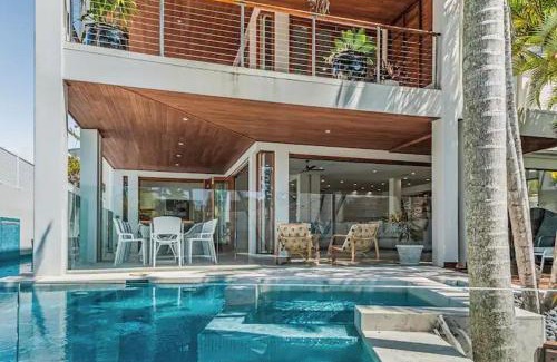 Mooloolaba House | Luxurious, Tropical Haven, Mooloolaba- Moonda5