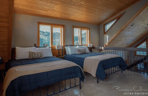 Julian Cabin | Luxurious & Unique Craftsman Style Cabin in Julian California
