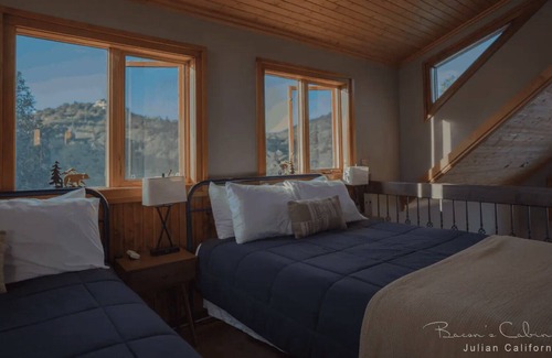 Julian Cabin | Luxurious & Unique Craftsman Style Cabin in Julian California
