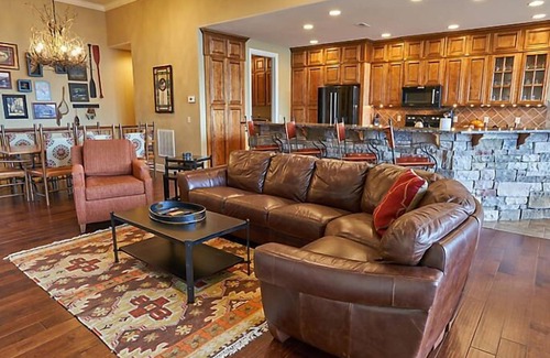 Ridgedale Resort | Luxurious units at The Cliffs at Long Creek!