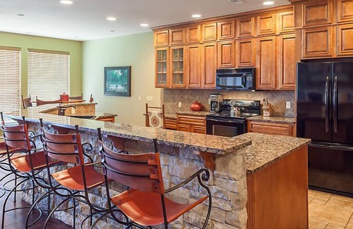 Ridgedale Resort | Luxurious units at The Cliffs at Long Creek!