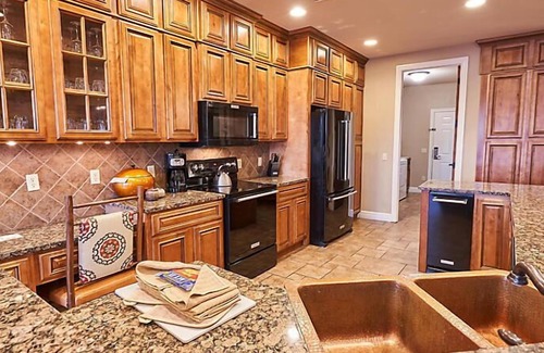 Ridgedale Resort | Luxurious units at The Cliffs at Long Creek!