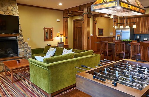 Ridgedale Resort | Luxurious units at The Cliffs at Long Creek!