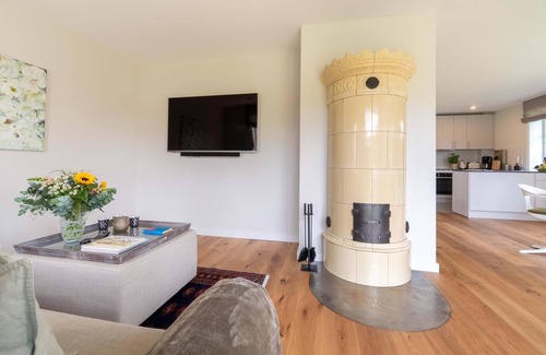 Borgsum House | "Luxurious vacation apartment in Borgsum: relaxation and adventure await!"