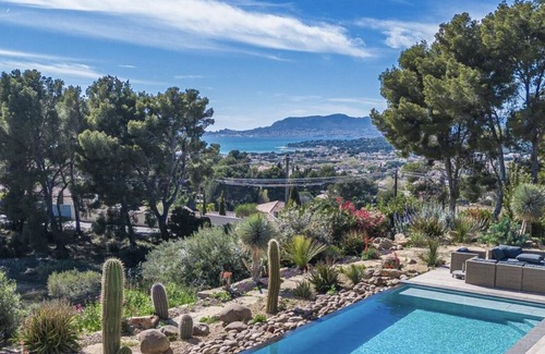 Saint-Cyr-sur-Mer House | Luxurious villa with sea view and swimming pool in Saint-Cyr sur mer