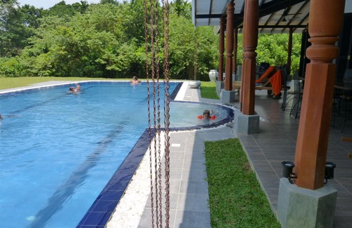Kaduruduwa Villa | Luxurious villa 3 kms from beautiful beaches and restaurants and Galle fort
