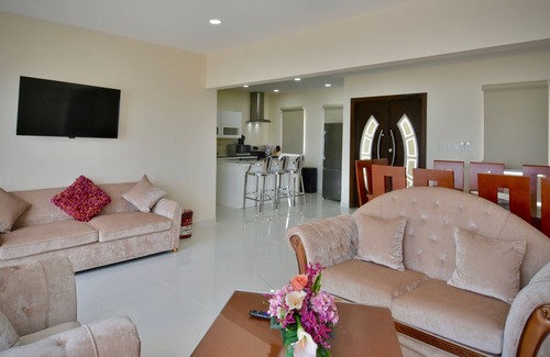 Savaneta House | Luxurious Villa Fillipe 2 Brand New! Sea View: Spacious, Private Pool & AC!