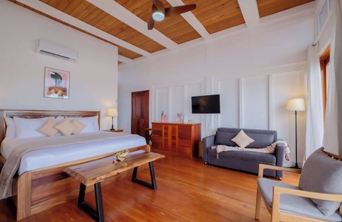 San Pedro Hotel | Luxurious Villa for the Family with Private Beach, Kitchen, and Free Shuttle!