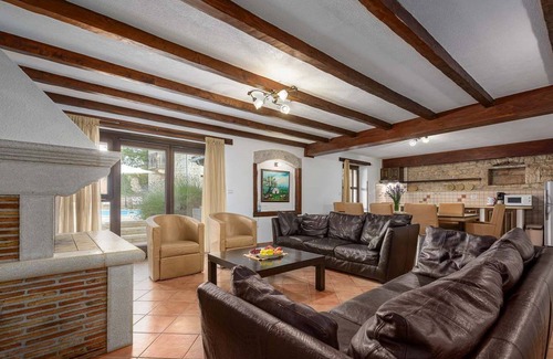 Radetici Villa | Luxurious villa in Istria with pool for 12 persons, pets welcome