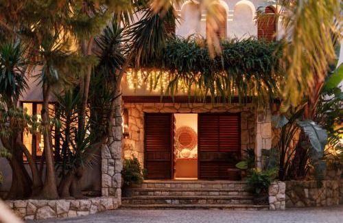 Cap de Salou Villa | Luxurious Villa La Paz: Beach, Port Aventura Golf