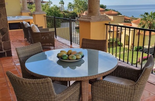 Marina Villa | Luxurious Villa at Montecristo Estate David & Lorena