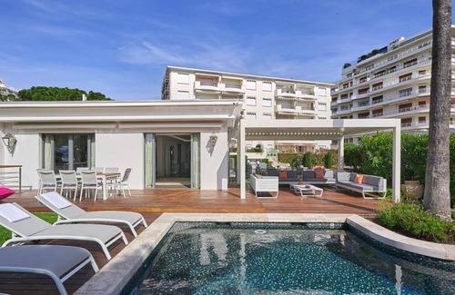 Pointe Croisette Villa | Luxurious Villa on Cannes' Croisette: Stunning Views, Pool, Sleeps 10