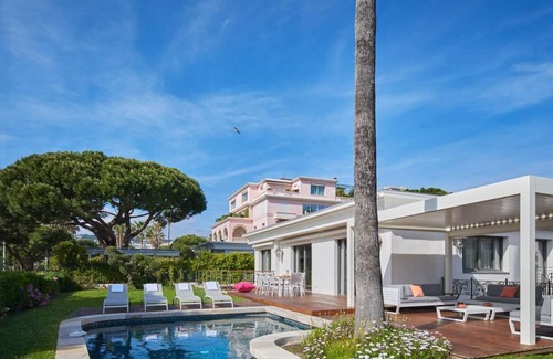 Pointe Croisette Villa | Luxurious Villa on Cannes' Croisette: Stunning Views, Pool, Sleeps 10