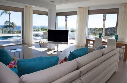 Puig Manya House | Luxurious Villa with Private Bay, Pool, Terrace, Gorgeous Viewsi
