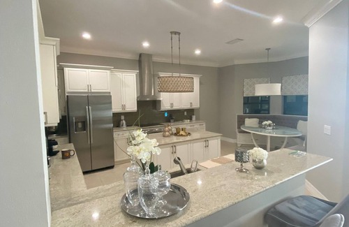 Naples Villa | Luxurious villa with lake view and great facilities
