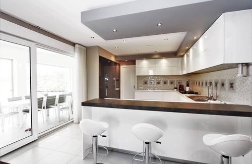 Gulici Villa | Luxurious villa with pool, very, sleeps 6, garden, on the edge of the forest
