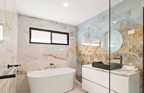 Surfers Paradise Villa | Luxurious Waterfront Home