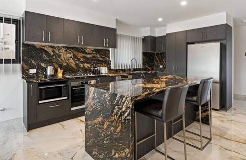 Surfers Paradise Villa | Luxurious Waterfront Home