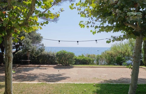 Saint-Raphael Villa | Luxurious waterfront 7-bedroom villa in enchanting Saint-Raphaël