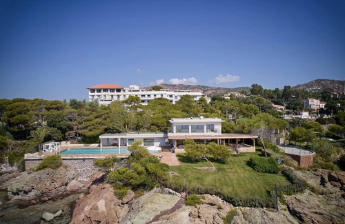 Saint-Raphael Villa | Luxurious waterfront 7-bedroom villa in enchanting Saint-Raphaël